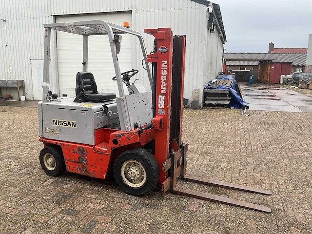 Nissan 2500kg vorkheftruck - afbeelding 1 van  4