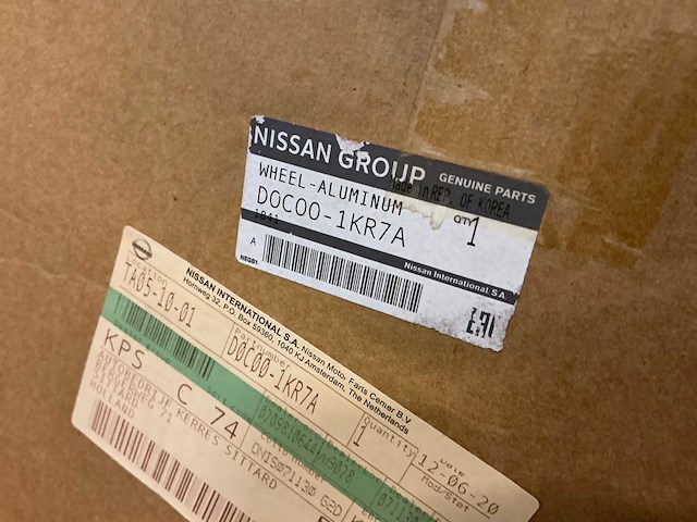 Nissan 7,0jx17 47mm velgenset - afbeelding 3 van  5