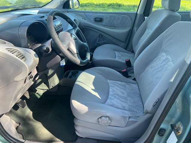 Nissan almera tino - 1.8 , 39-jh-bl - afbeelding 9 van  18