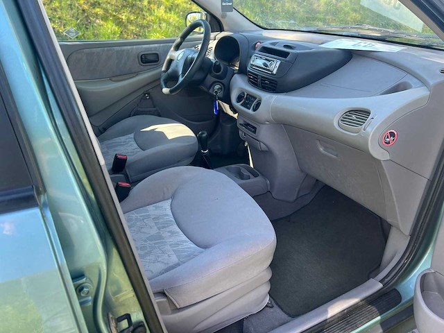 Nissan almera tino - 1.8 , 39-jh-bl - afbeelding 10 van  18