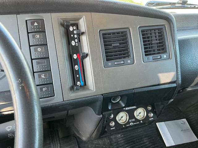 Nissan atleon 150.35 3.0 dci 360 bedrijfswagen - afbeelding 5 van  6