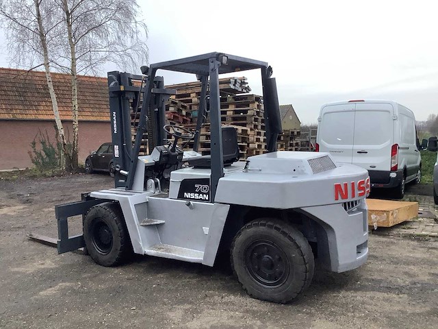 Nissan df70 vorkheftruck - afbeelding 1 van  7