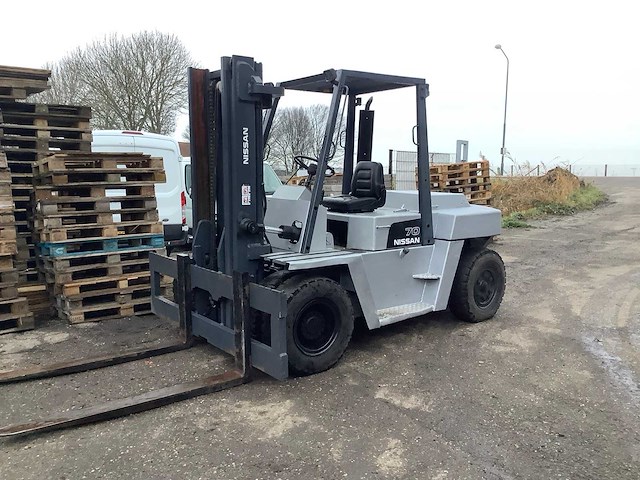 Nissan df70 vorkheftruck - afbeelding 3 van  7