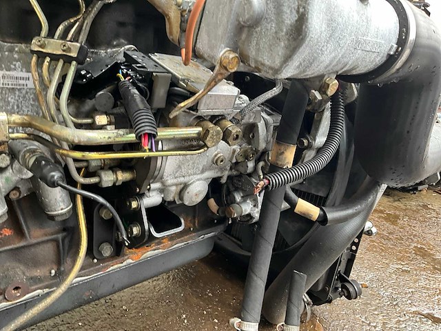 Nissan dieselmotor - afbeelding 1 van  8