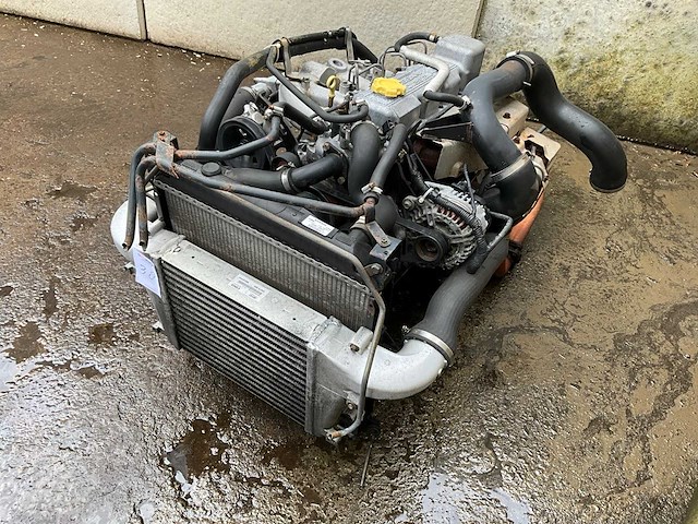 Nissan dieselmotor - afbeelding 5 van  8