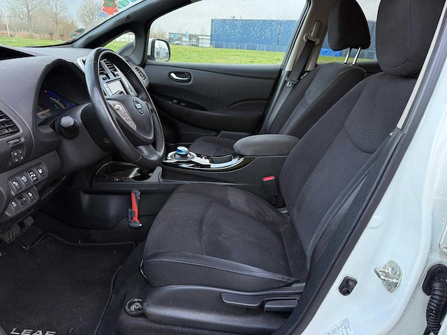 Nissan leaf acenta 30 kwh automaat, kz-242-s - afbeelding 14 van  17