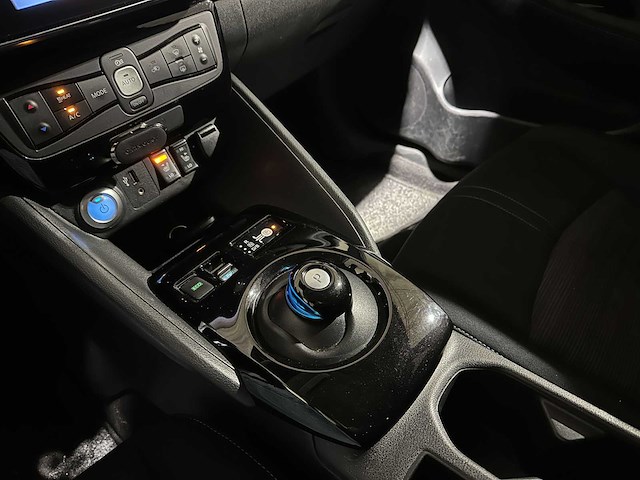 Nissan leaf n-connecta 40 kwh 150pk 2018 (origineel-nl), ts-273-t - afbeelding 17 van  24