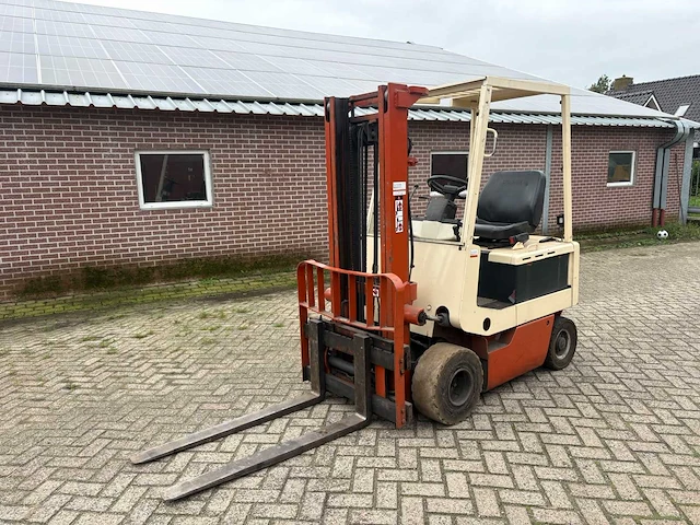Nissan m01 vorkheftruck - afbeelding 1 van  11