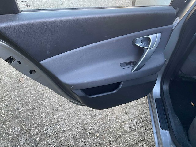 Nissan primera estate 27-sv-kv - afbeelding 15 van  32