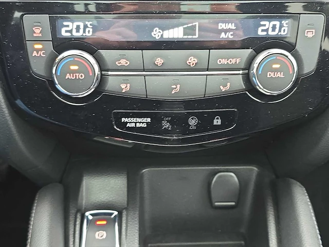 Nissan qashqai 1.2 connect edition 2015 | hp-207-f - afbeelding 14 van  30