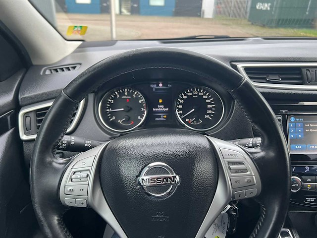 Nissan qashqai 1.2 connect edition, jn-181-h - afbeelding 1 van  1