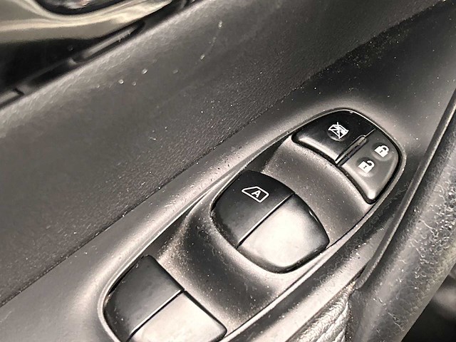Nissan qashqai 1.2 tekna 2015 | zh-575-h - afbeelding 32 van  41