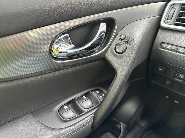 Nissan qashqai 1.3 dig-t n-connecta ; p-770-gb - afbeelding 16 van  16