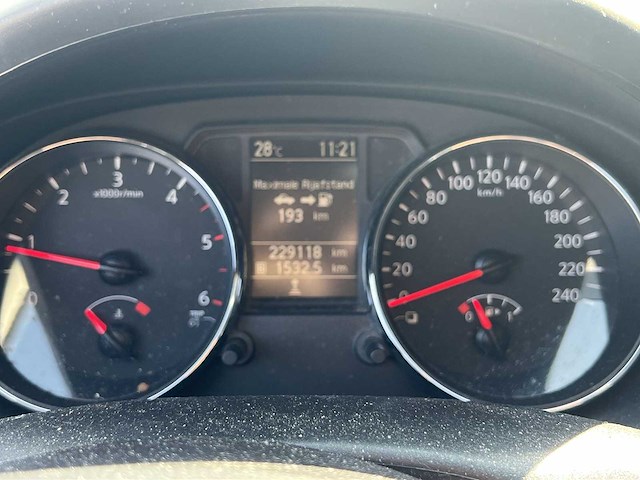 Nissan qashqai 1.5 dci visia 2012 | 73-tjb-2 - afbeelding 22 van  27