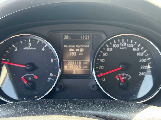 Nissan qashqai 1.5 dci visia 2012 | 73-tjb-2 - afbeelding 22 van  27