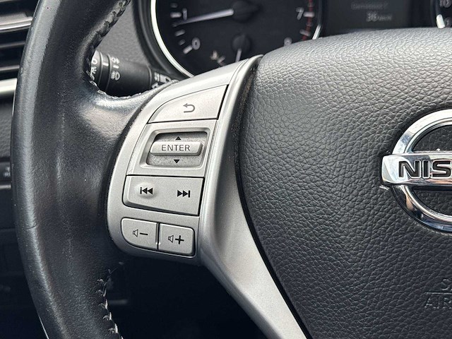 Nissan qashqai 1.6 tekna 2015 | gs-856-v - afbeelding 9 van  32