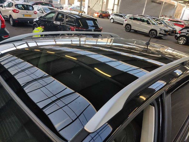 Nissan qashqai 2.0 tekna 2010 | 51-lpt-5 - afbeelding 1 van  10