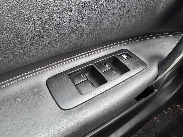 Nissan qashqai 2.0 tekna 4wd , 89-hhp-9 - afbeelding 12 van  19