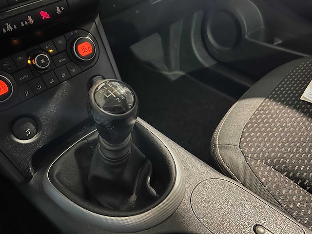 Nissan qashqai 2.0 tekna premium, 91-gnf-1 - afbeelding 2 van  2