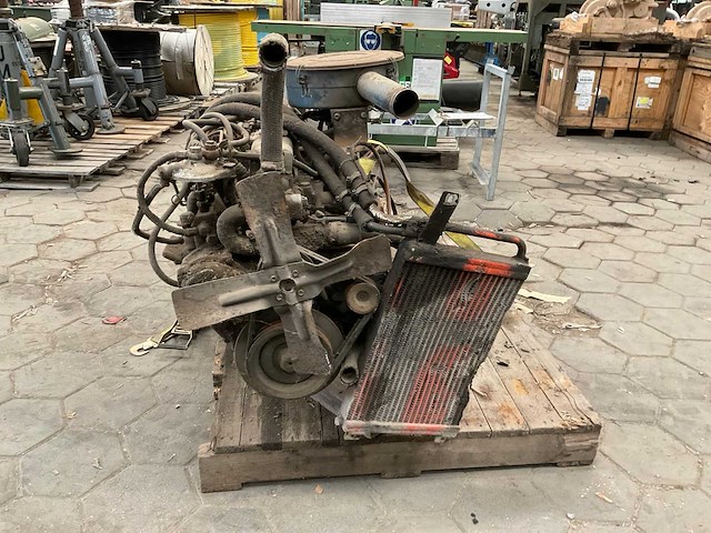 Nissan sd33 dieselmotor - afbeelding 3 van  11