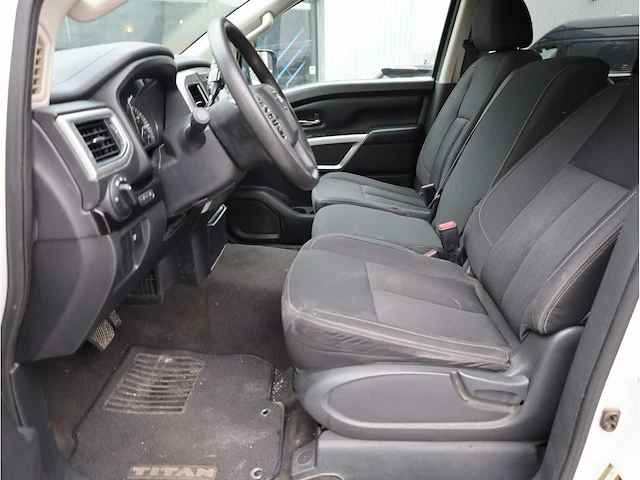 Nissan titan xd 5.6l v8 2017 automaat - afbeelding 3 van  24