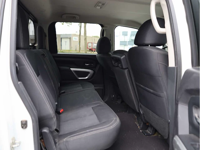 Nissan titan xd 5.6l v8 2017 automaat - afbeelding 7 van  18