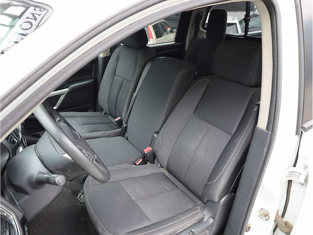 Nissan titan xd 5.6l v8 2017 automaat - afbeelding 15 van  24