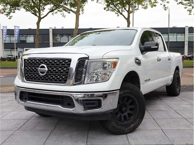 Nissan titan xd 5.6l v8 2017 automaat - afbeelding 1 van  24