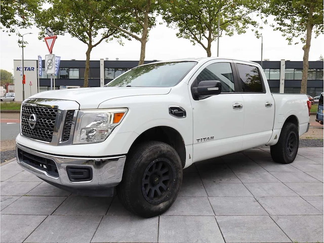 Nissan titan xd 5.6l v8 2017 automaat - afbeelding 24 van  24