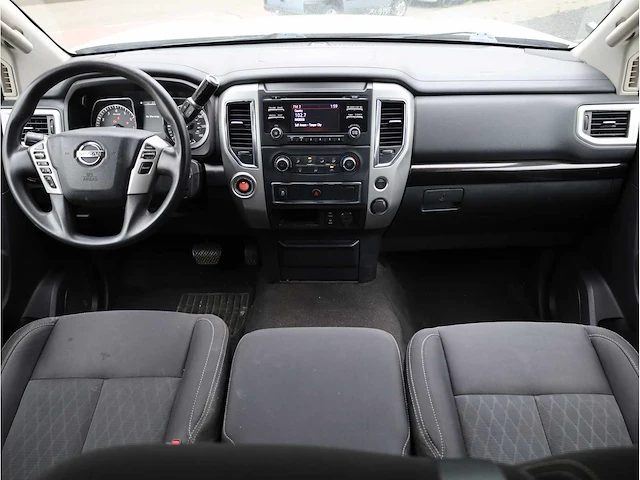 Nissan titan xd 5.6l v8 2017 automaat - afbeelding 6 van  24