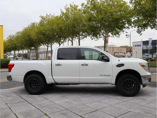 Nissan titan xd 5.6l v8 2017 automaat - afbeelding 21 van  24