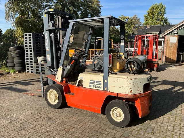 Nissan uj02a25u vorkheftruck - afbeelding 11 van  19