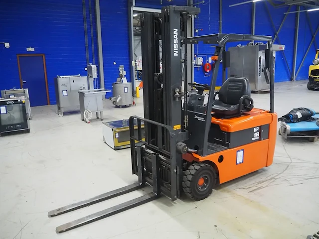 Nissan - afbeelding 1 van  21