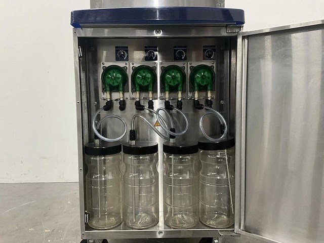 Nissei - na 3338 rapid combi - watergekoelde softijs- en milkshakemachine - afbeelding 3 van  11
