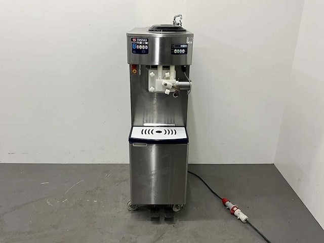 Nissei - na-3344weg - watergekoelde softijs- en milkshakemachine - afbeelding 4 van  13