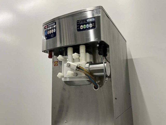 Nissei - na-3344weg - watergekoelde softijs- en milkshakemachine - afbeelding 8 van  13