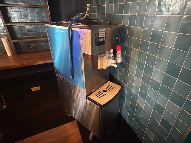 Nissei - na-3344weg - watergekoelde softijsmachine - afbeelding 1 van  8