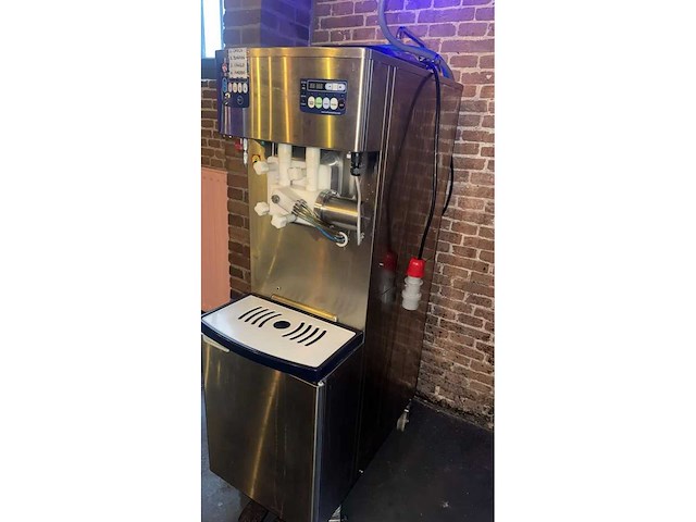 Nissei - na-3344weg - watergekoelde softijsmachine - afbeelding 4 van  8