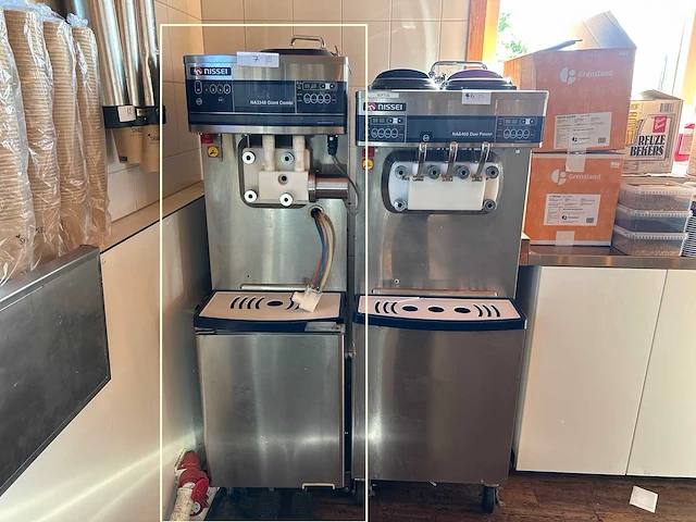 Nissei - na3348 giant combi - professionele softijs- en milkshakemachine - afbeelding 1 van  13