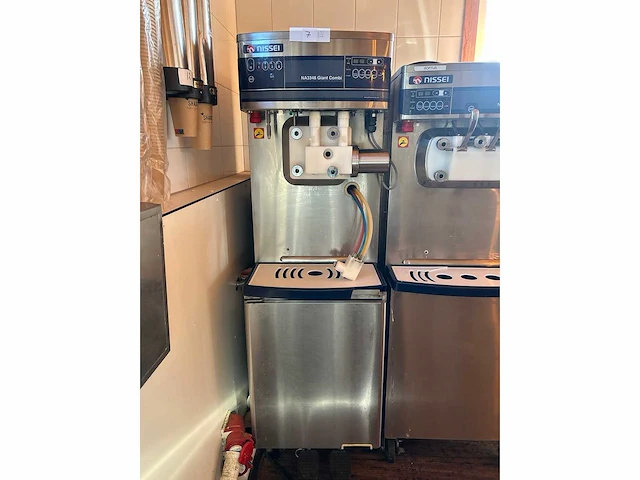 Nissei - na3348 giant combi - professionele softijs- en milkshakemachine - afbeelding 6 van  13