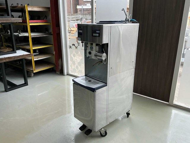 Nissei freezer na3348 giant kombi softijsmachine - afbeelding 7 van  13