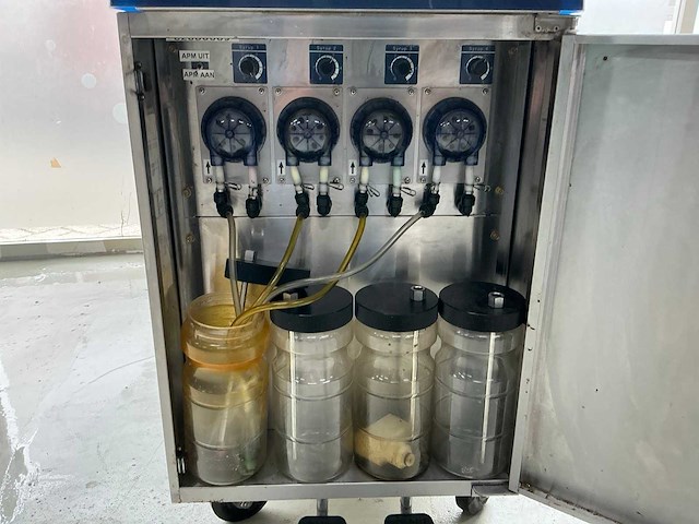 Nissei freezer na3348 giant kombi softijsmachine - afbeelding 13 van  13