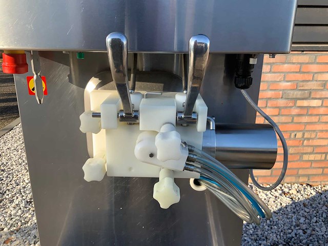 Nissei softijs- en milkshakemachine - afbeelding 4 van  13