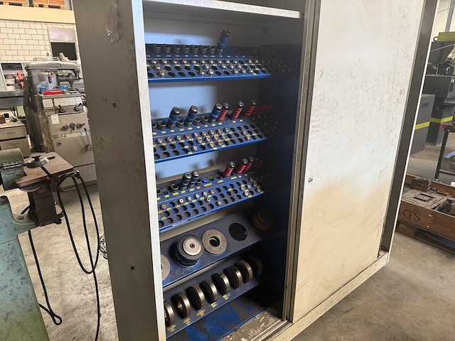 Nisshibo - 1999 - hiq-1250 - ponsmachine - afbeelding 19 van  20