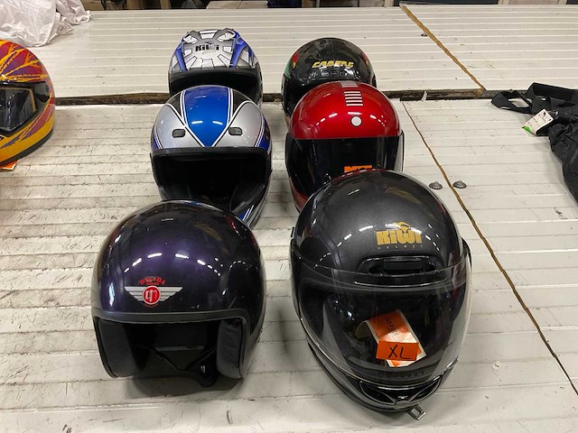 Nitro, caberg, kiwi, davida motorhelm (6x) - afbeelding 1 van  8