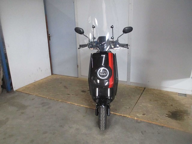 Niu - bromscooter - mqi+ sport std - e-scooter - afbeelding 1 van  2