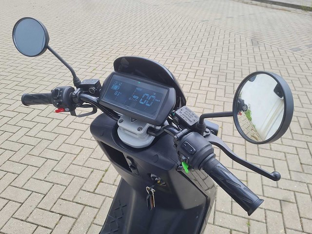 Niu - bromscooter - n1s - e-scooter - dsz-87-h - afbeelding 5 van  8
