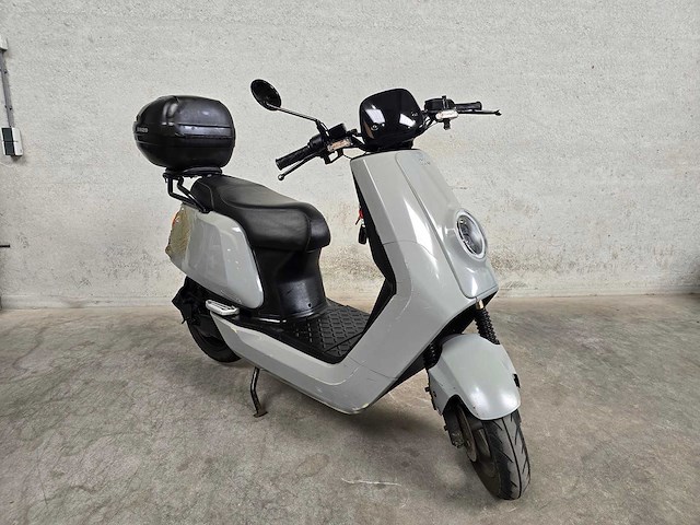 Niu - elektrische snorscooter - u1 - 25km uitvoering dxv85b - afbeelding 2 van  4