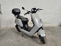 Niu - elektrische snorscooter - u1 - 25km uitvoering dxv85b - afbeelding 2 van  4