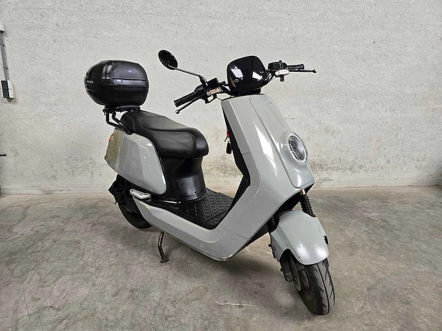 Niu - elektrische snorscooter - u1 - 25km uitvoering dxv85b - afbeelding 5 van  8
